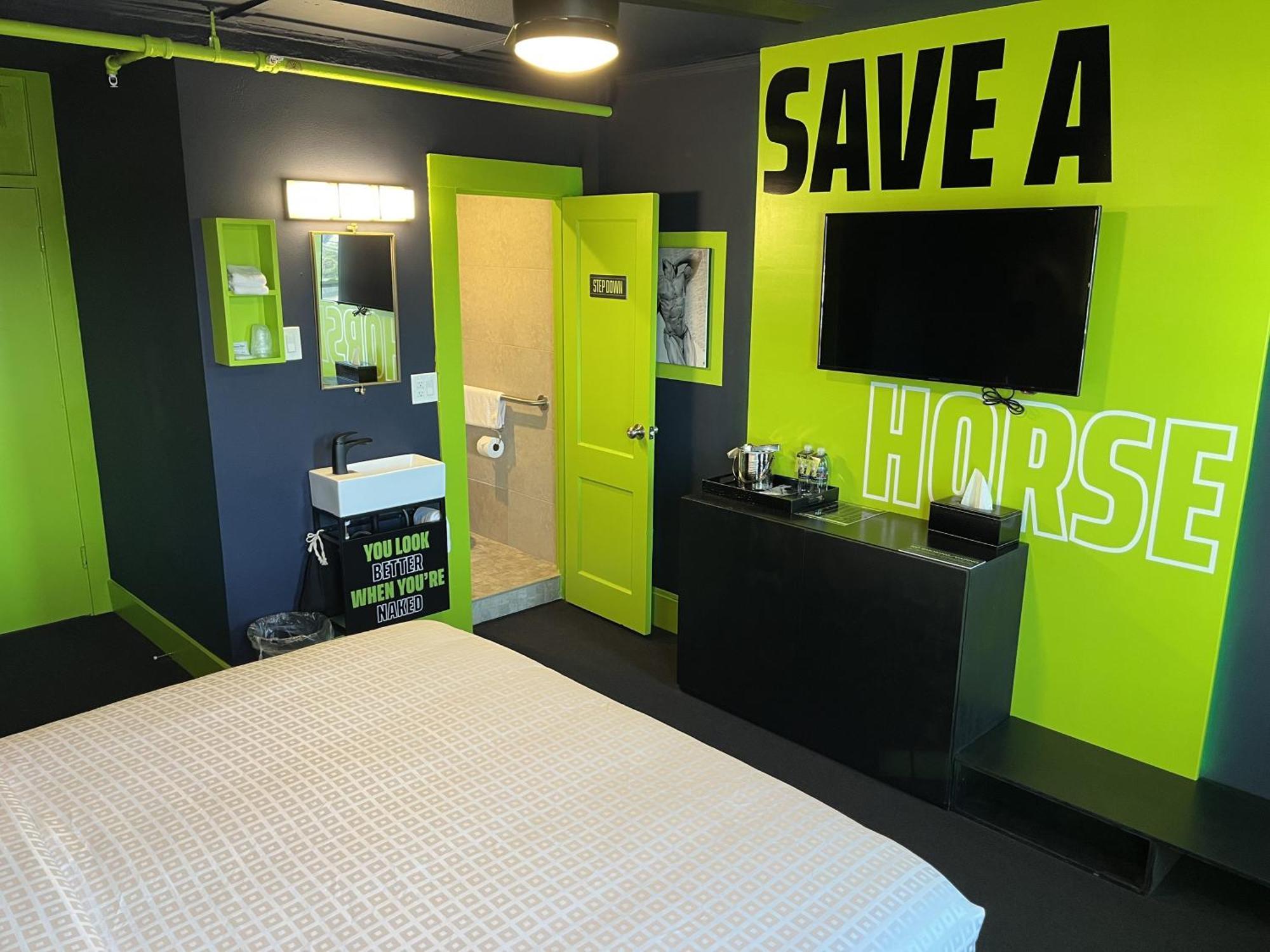 Mari Jean Hotel - All Adults Welcome เซนต์ปีเตอร์สเบิร์ก ภายนอก รูปภาพ